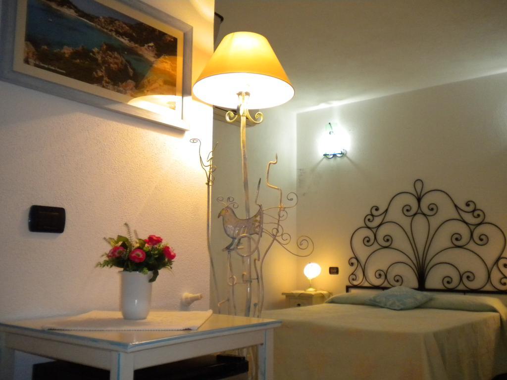 Bed & Breakfast Mare Isole Ла-Маддалена Экстерьер фото